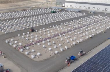 Empresas dos EUA reciclam baterias de carros elétricos para alimentar sistemas de Inteligência Artificial