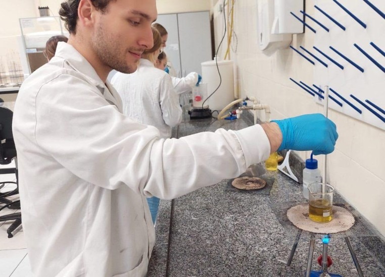 Matrículas abertas para Engenharia Química na UniSatc! Faça parte desta história de sucesso.