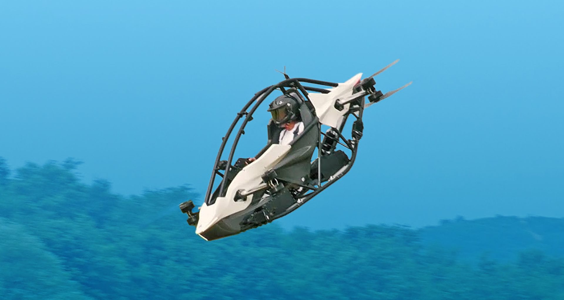 Primeiro voo de drone com piloto humano a bordo