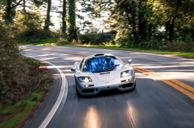 McLaren F1 raríssima, com acessórios originais, pode valer R$ 115 milhões em leilão nos EUA