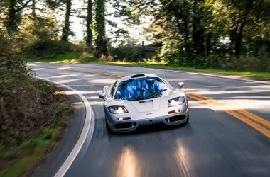 McLaren F1 raríssima, com acessórios originais, pode valer R$ 115 milhões em leilão nos EUA