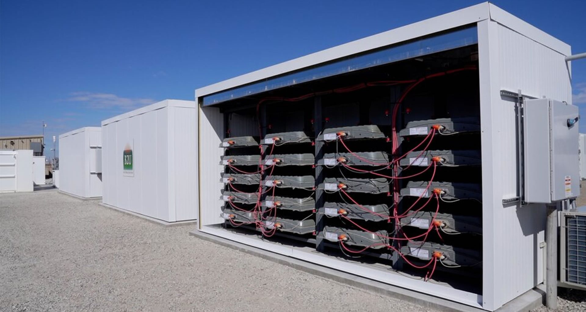 Texas reaproveita 500 baterias usadas de carros elétricos para armazenar energia na rede elétrica