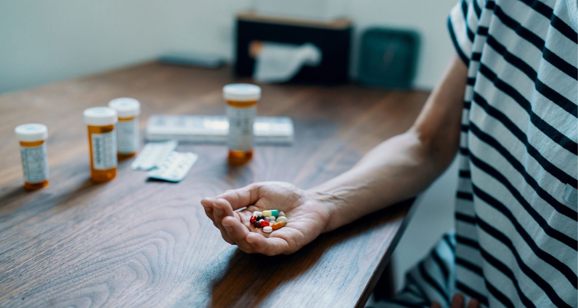 IA descobre antibióticos desconhecidos nos micróbios mais antigos do planeta.