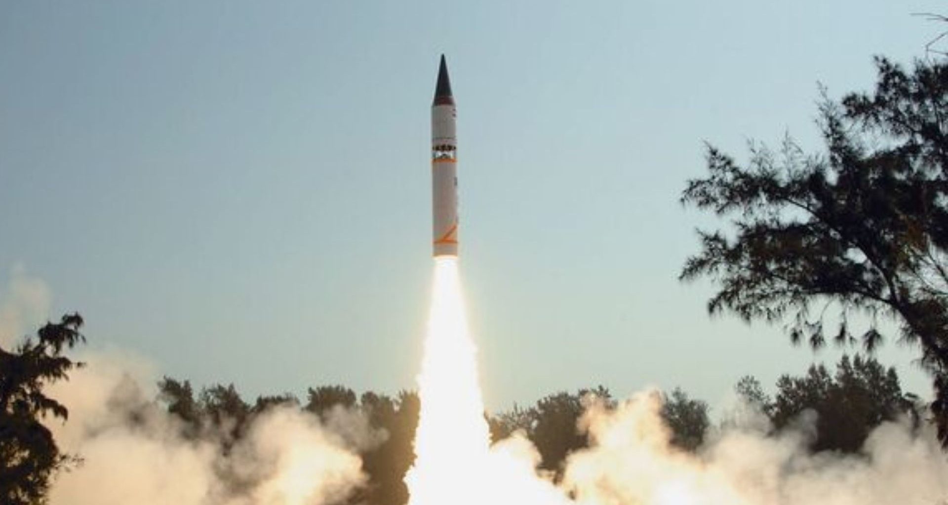 Índia testa míssil nuclear com alcance de 5 mil km, capaz de atingir China e Europa