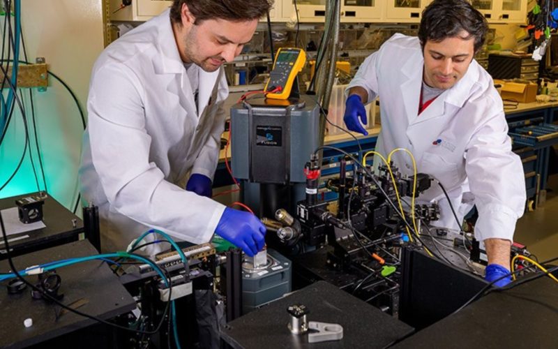 Cientistas criam primeiro bit quântico de proteína, revolucionando pesquisas biológicas