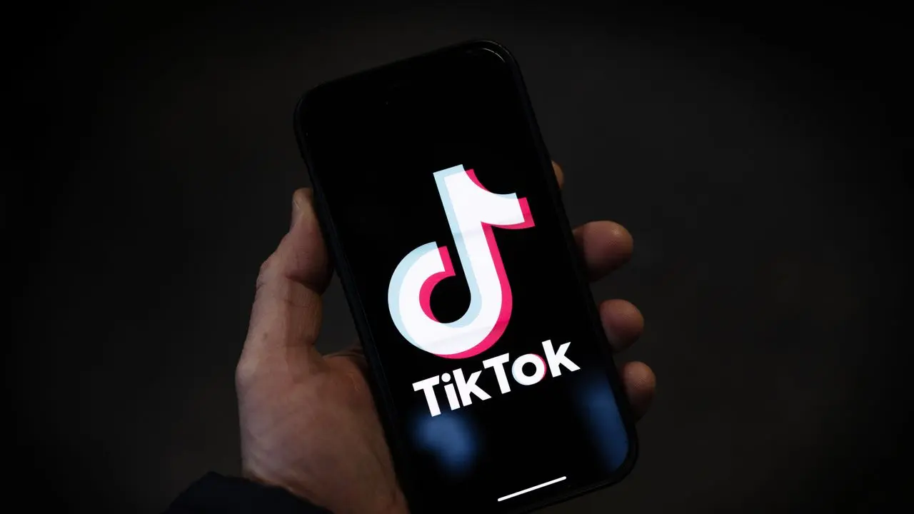 TikTok troca centenas de moderadores por inteligência artificial para analisar conteúdo