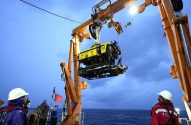 Robô submarino chinês faz mergulho histórico de 6 km em teste inaugural