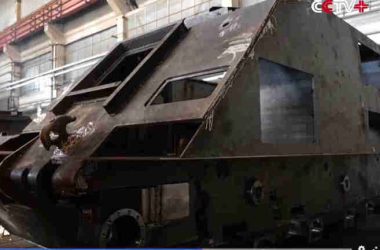 China cria novo veículo blindado de engenharia militar baseado em chassi de tanque de guerra