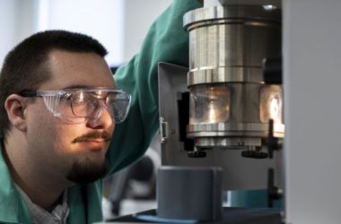 Novo combustível revolucionário promete voos mais leves e duradouros com tecnologia espacial avançada
