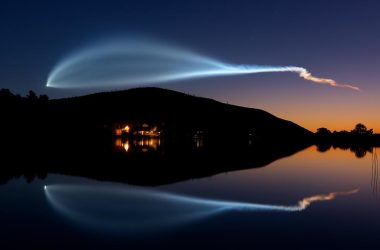 Lançamento do foguete Falcon 9 da SpaceX na Base da Força Espacial em Vandenberg, Califórnia