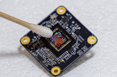 Engenheiros criam mini microscópio que mostra o cérebro funcionando ao vivo.