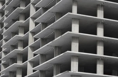 Construção civil avança na União Europeia, com alta de 0,6% no mês de julho.