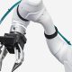 CarbonSix lança kit padrão para robôs industriais aprenderem tarefas por imitação.