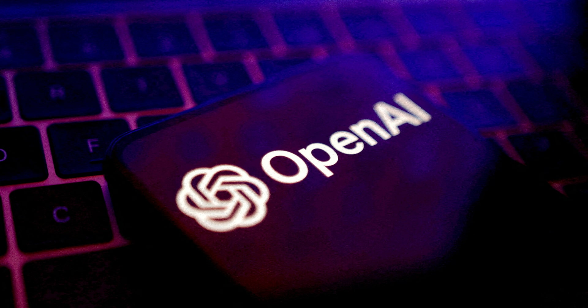 OpenAI fecha parceria com fornecedor da Apple para criar dispositivo de inteligência artificial