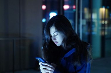 O lado sombrio dos companheiros virtuais: como a inteligência artificial pode manipular suas emoções