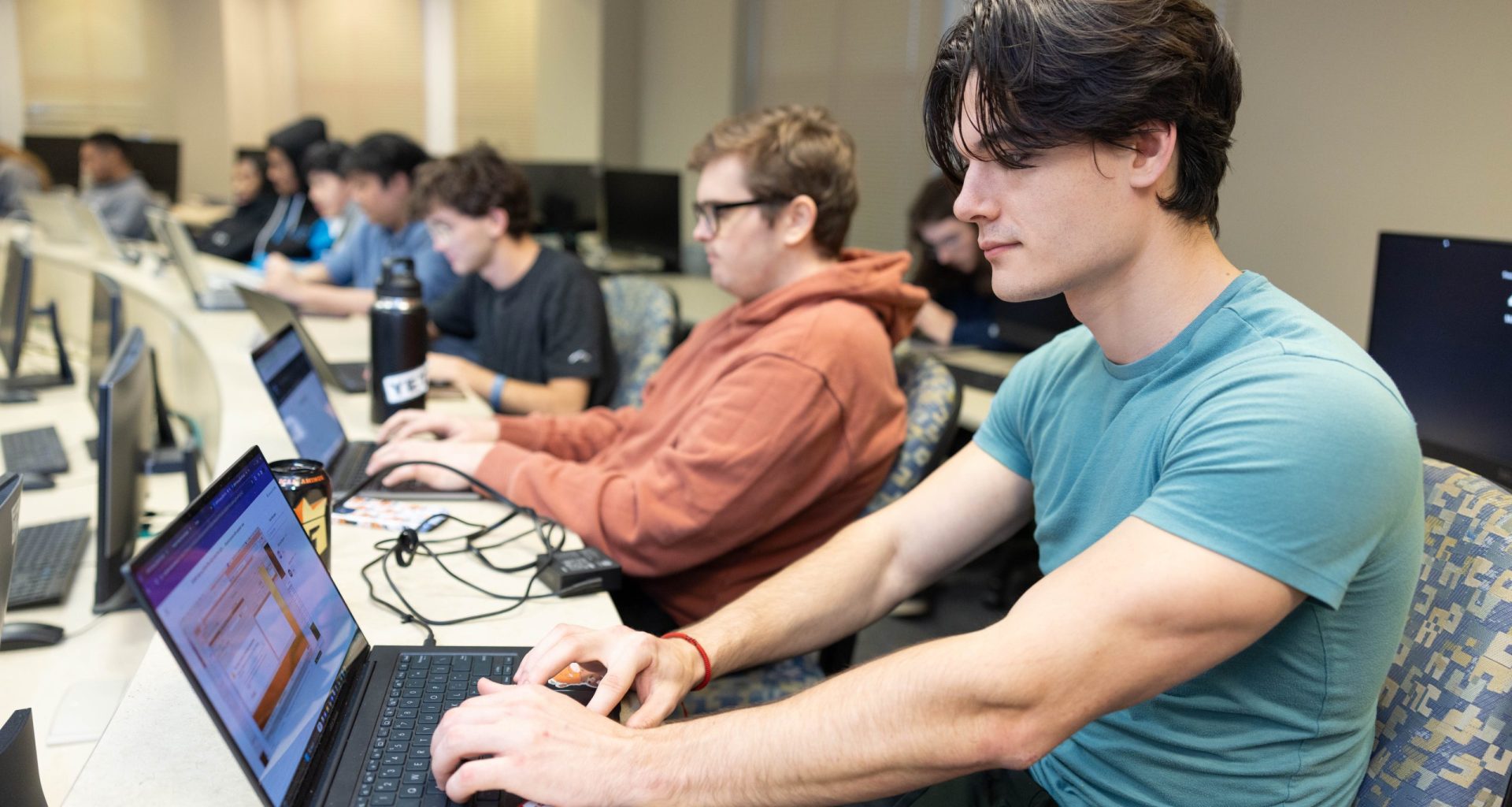 Universidade cria cursos de IA e Engenharia da Construção para atender demanda e impulsionar inovação