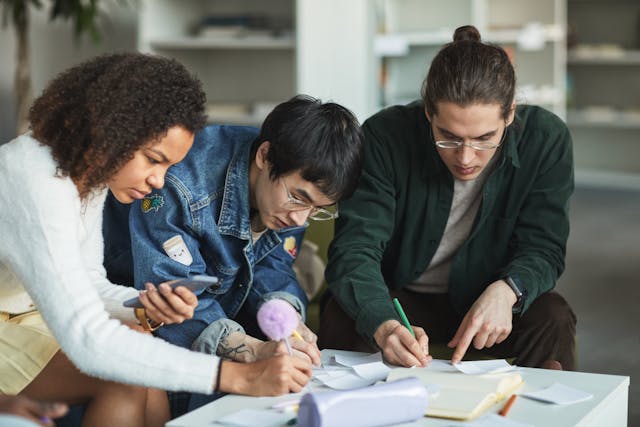 Pós-graduação gratuita em Engenharia de Segurança do Trabalho: Vagas abertas para a turma de 2026.