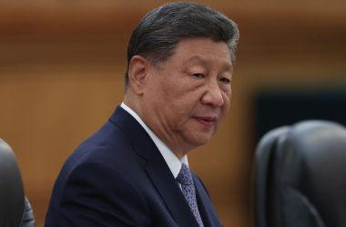 China estabelece meta de cortar de 7 a 10% das emissões até 2035, apostando forte em renováveis.