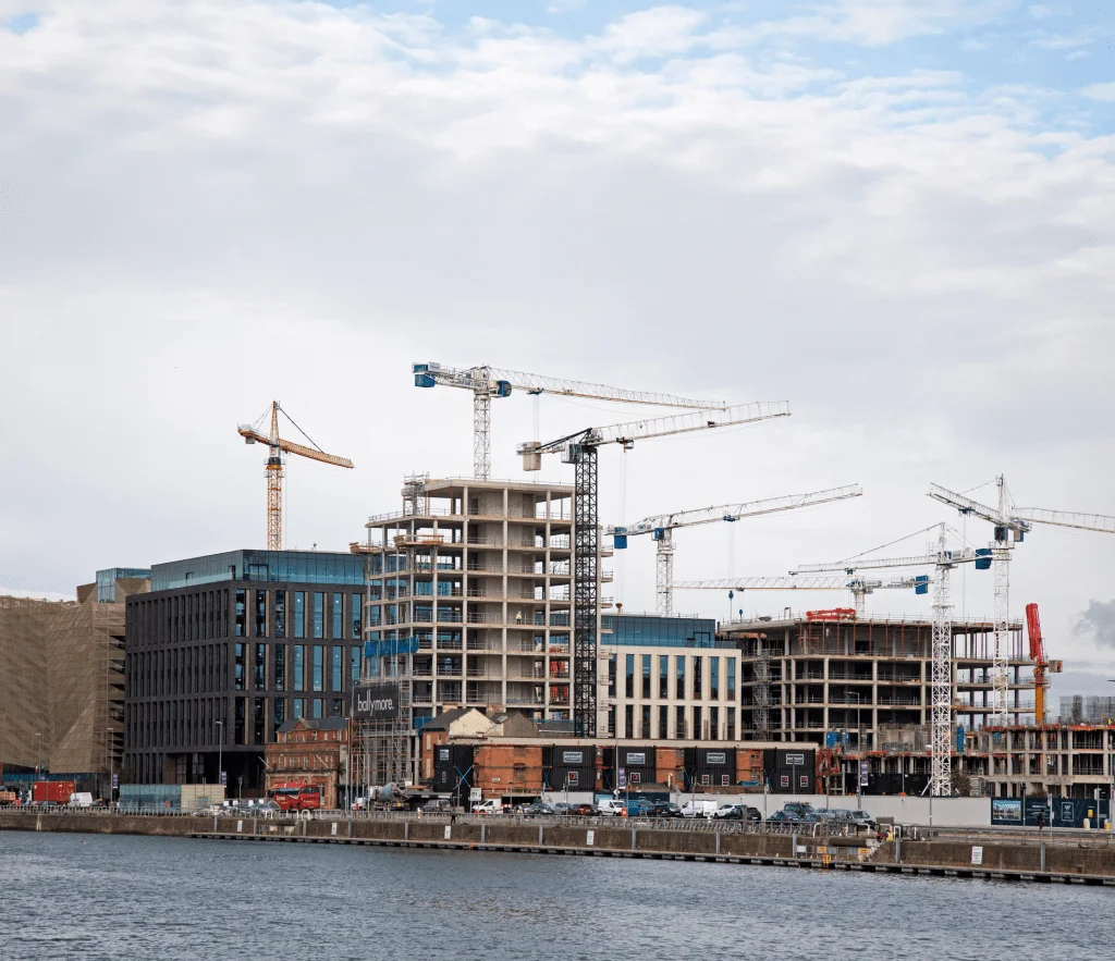 Revolução na construção civil: os desafios da inovação e tecnologia para transformar o setor na Irlanda.