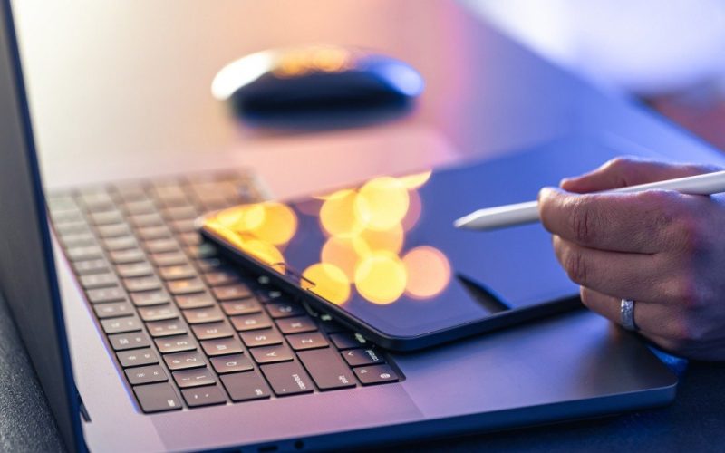 Mais de 50 bolsas integrais em Engenharia de Software! Jala University abre inscrições no Brasil.
