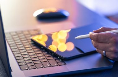 Oportunidade! Jala University dá +50 bolsas 100% grátis em Engenharia de Software. Vagas para o Brasil.