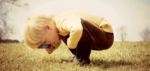 Criança curiosa. (Créditos: br.guiainfantil.com) - Engenharia Reversa