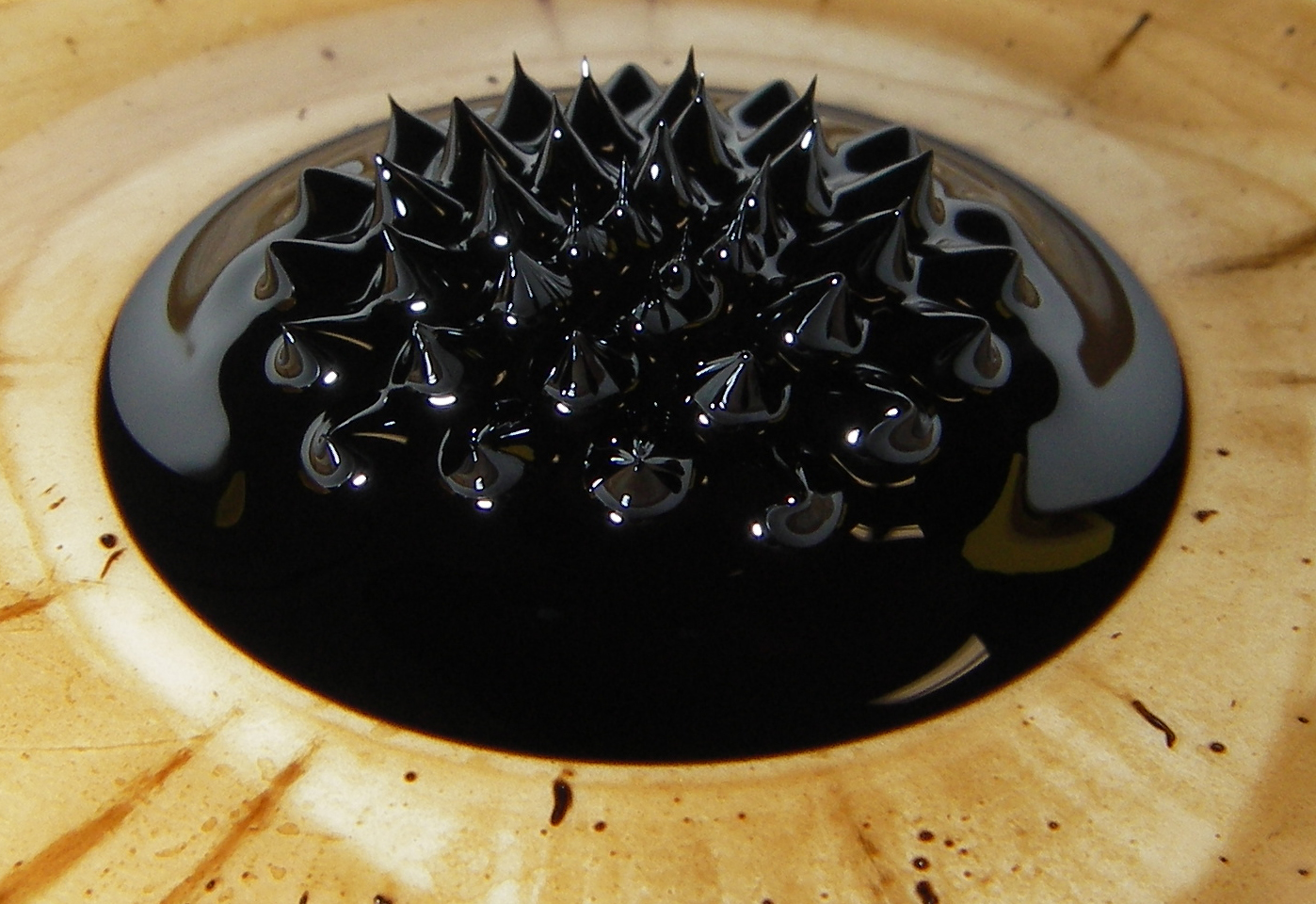 relógio de ferrofluido