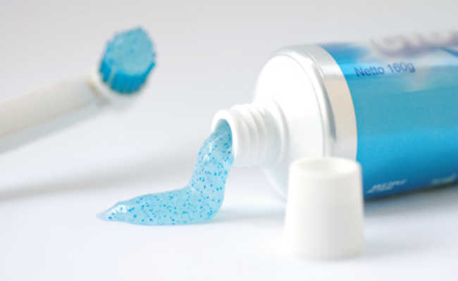Imagem em primeiro plano de uma pasta de dente